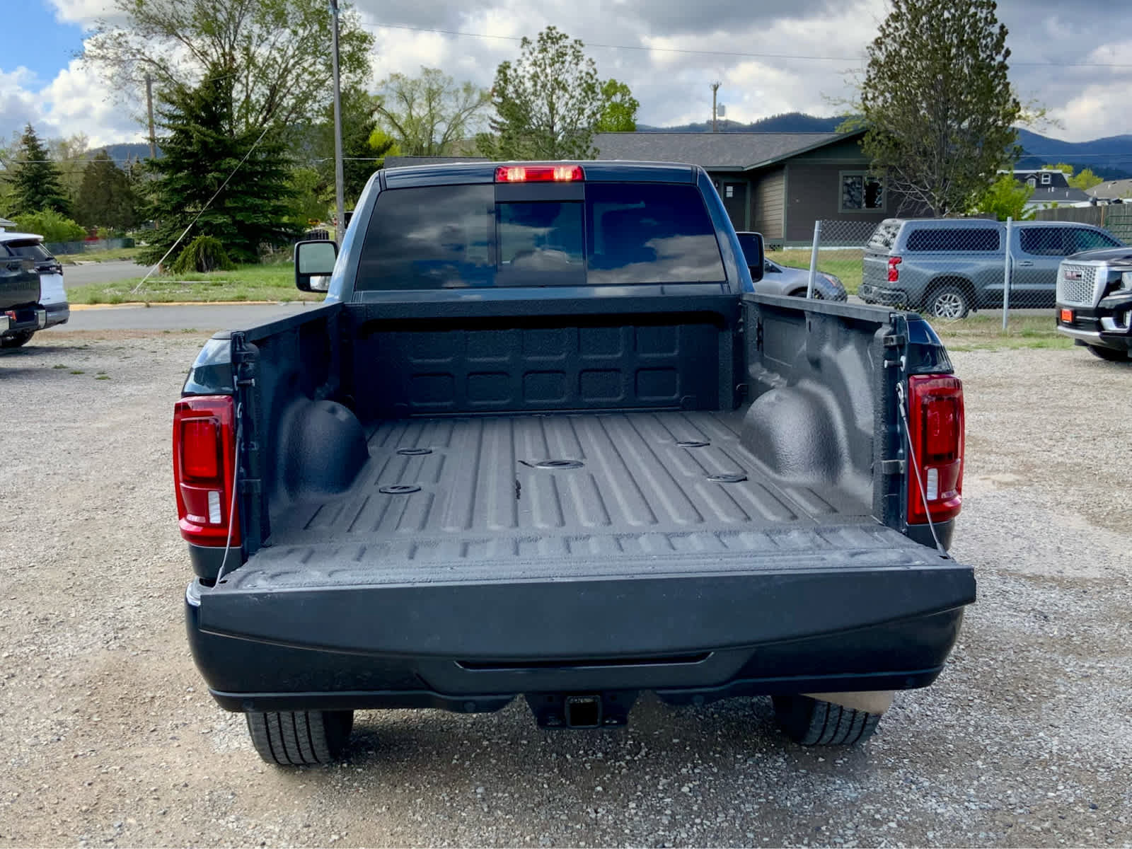 Used 2025 RAM 3500 Laramie AWD/4WD image 23