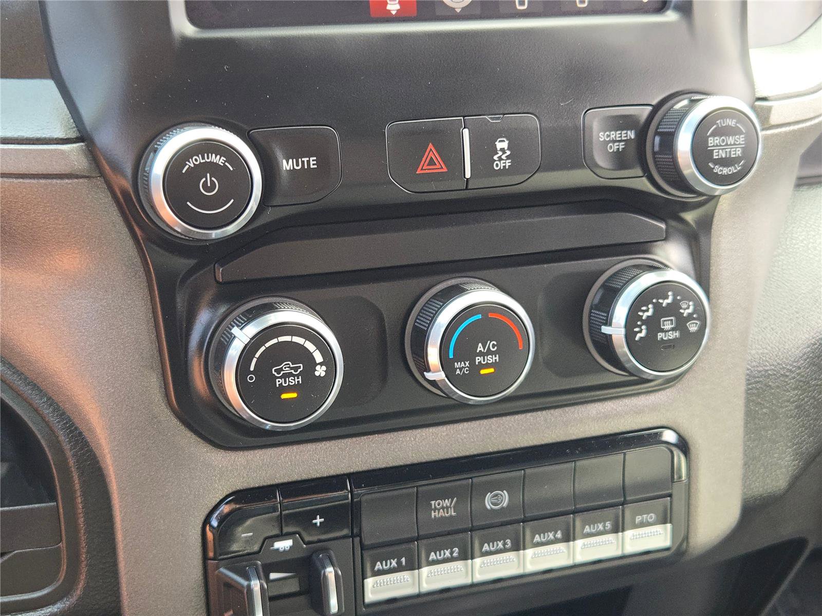 Used 2022 RAM 5500 Tradesman w/ Towing Technology Group AWD/4WD image 33