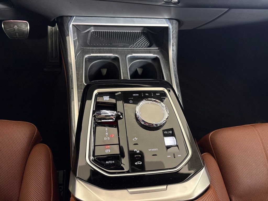 Certified 2025 BMW 740i xDrive w/ Premium Package AWD/4WD image 14