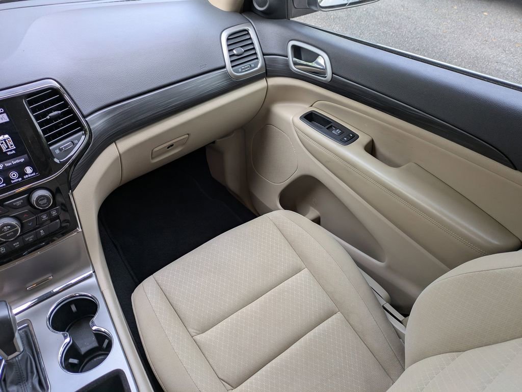 Used 2022 Jeep Grand Cherokee Laredo E image 16