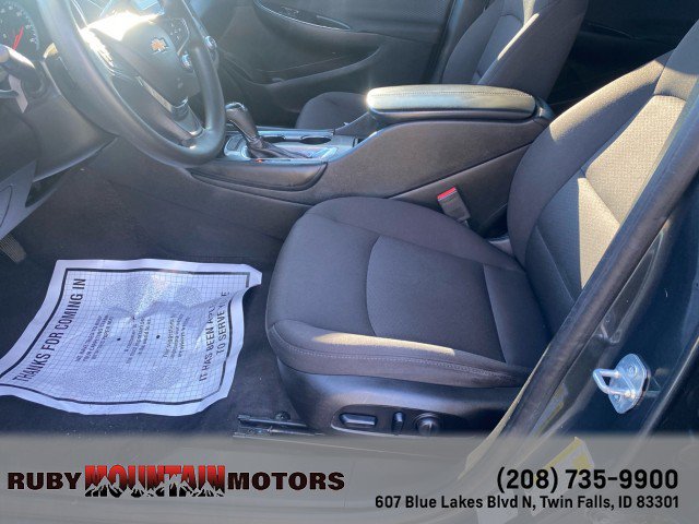 Used 2018 Chevrolet Malibu LT FWD image 12