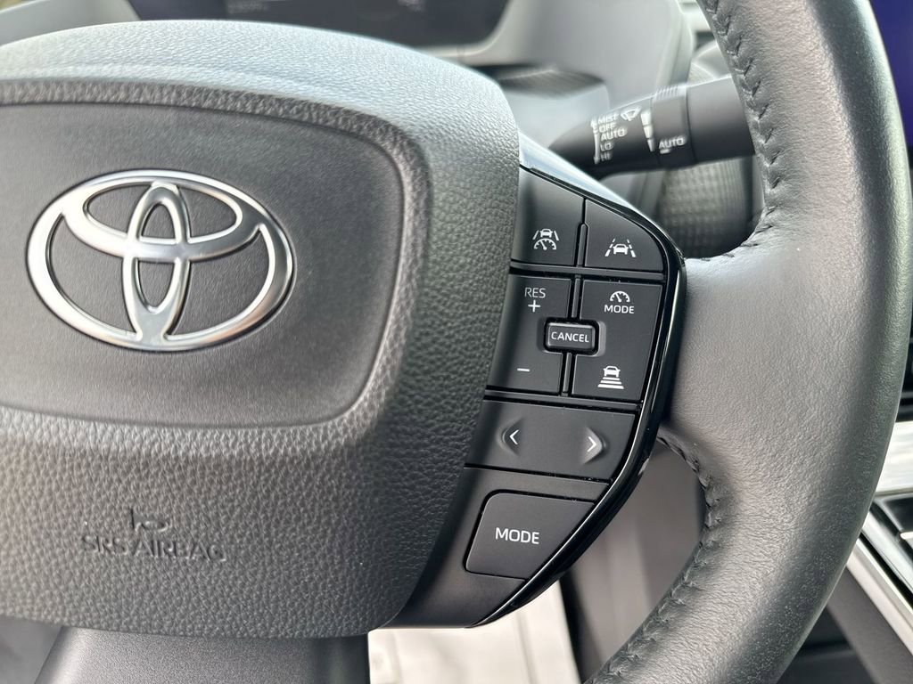 Used 2023 Toyota bZ4X AWD image 18