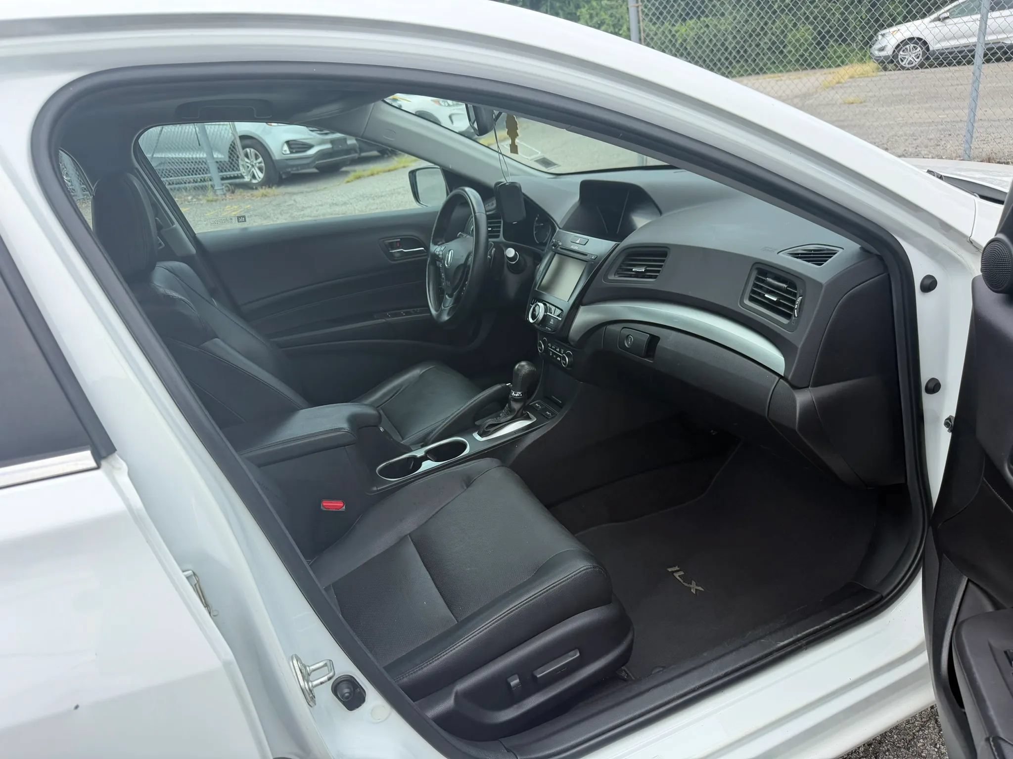 Used 2016 Acura ILX w/ Technology Plus Package FWD image 26