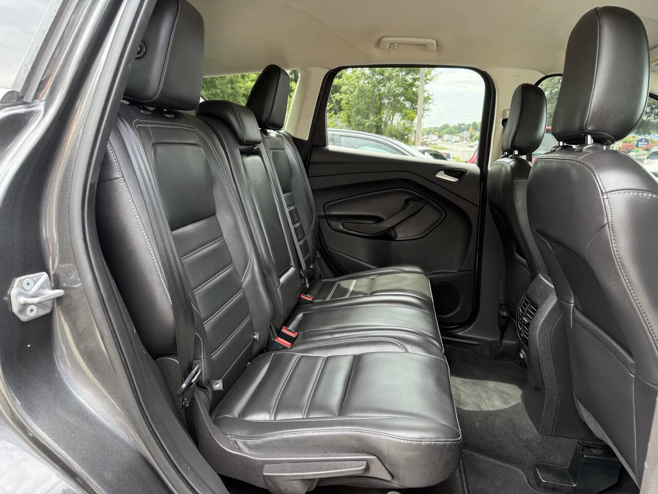 Used 2019 Ford Escape SEL image 16