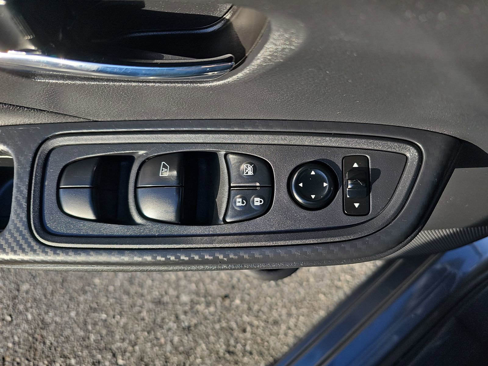 Used 2023 Nissan Versa SV image 27