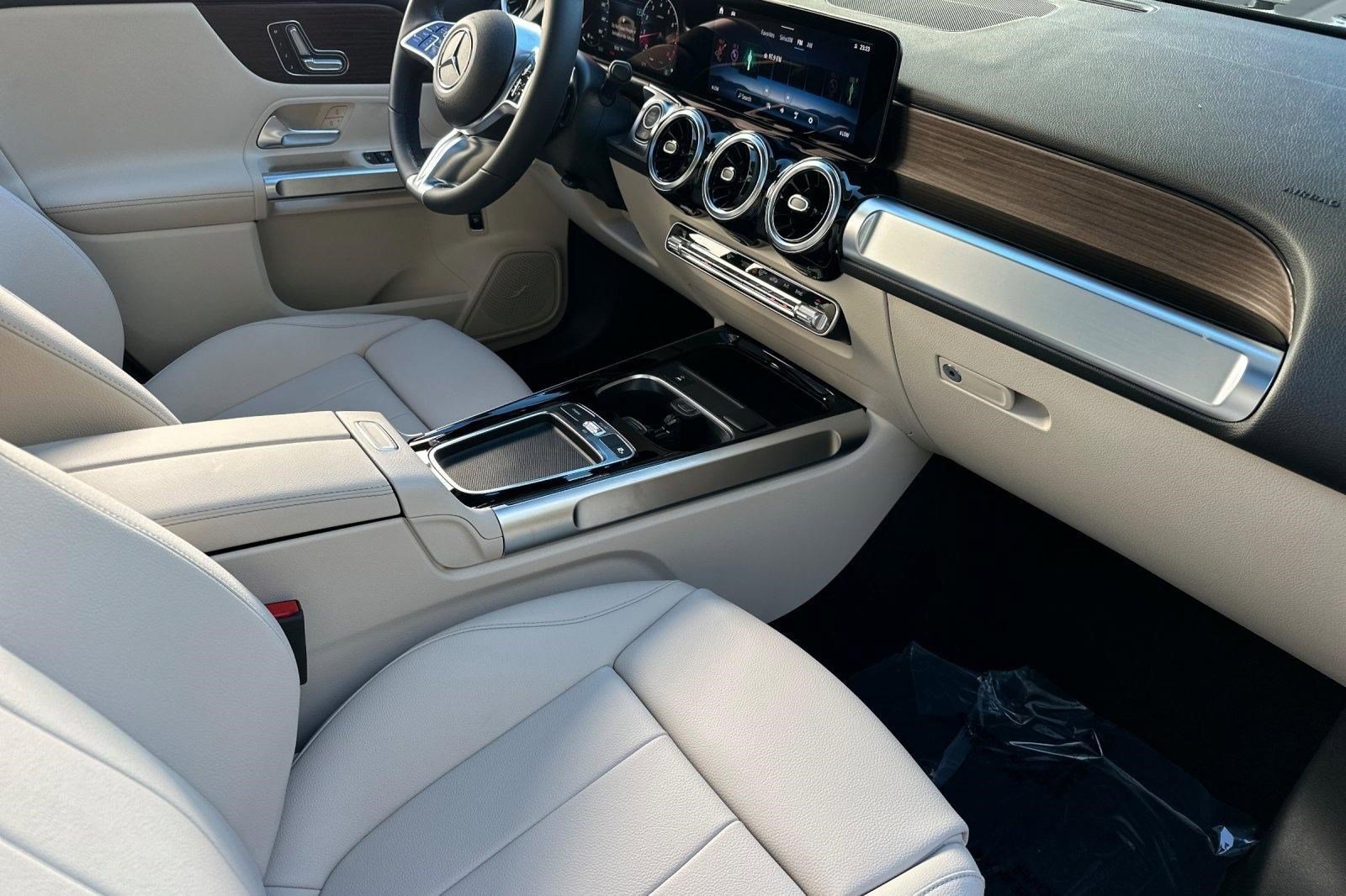 New 2026 Mercedes-Benz GLB 250 image 26