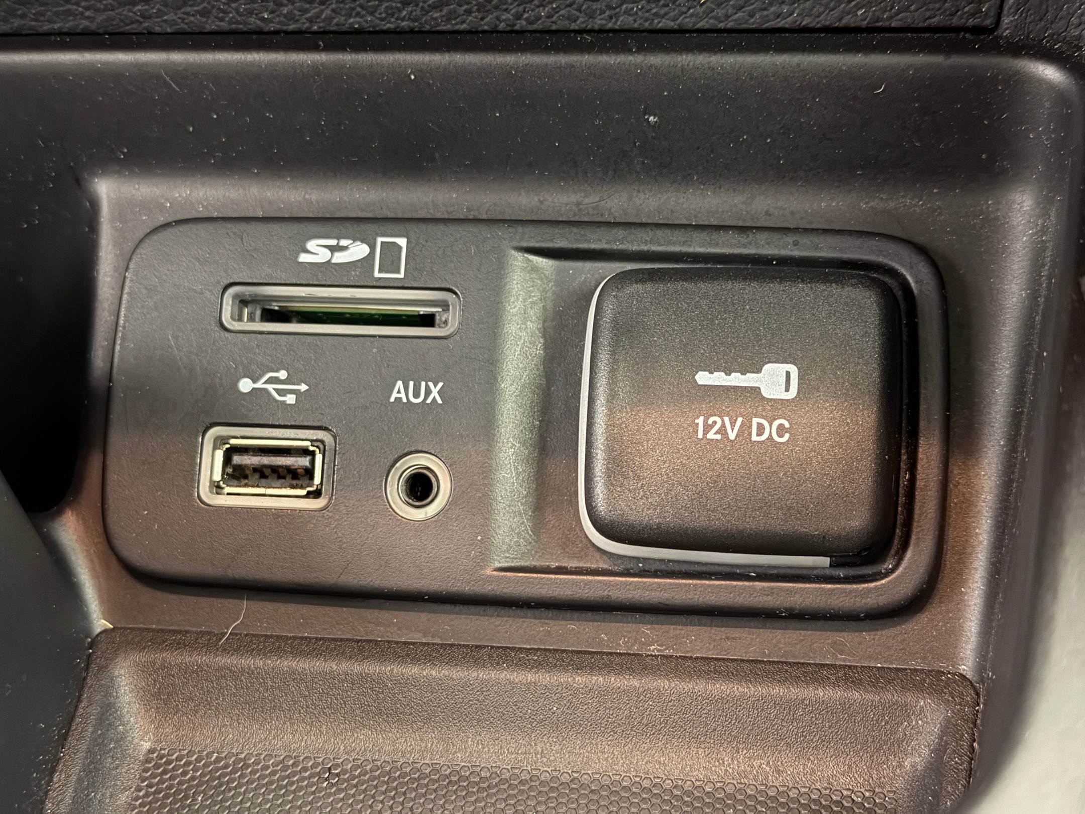 Used 2016 Jeep Cherokee Limited w/ Luxury Group image 31