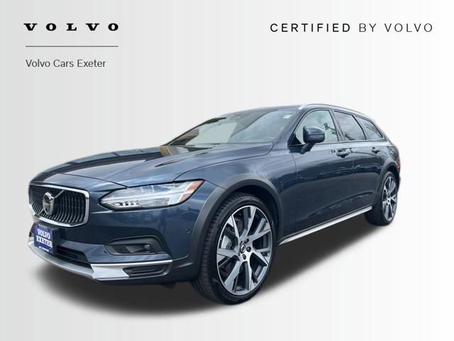 Certified 2025 Volvo V90 B6 Cross Country Ultra AWD/4WD image 3