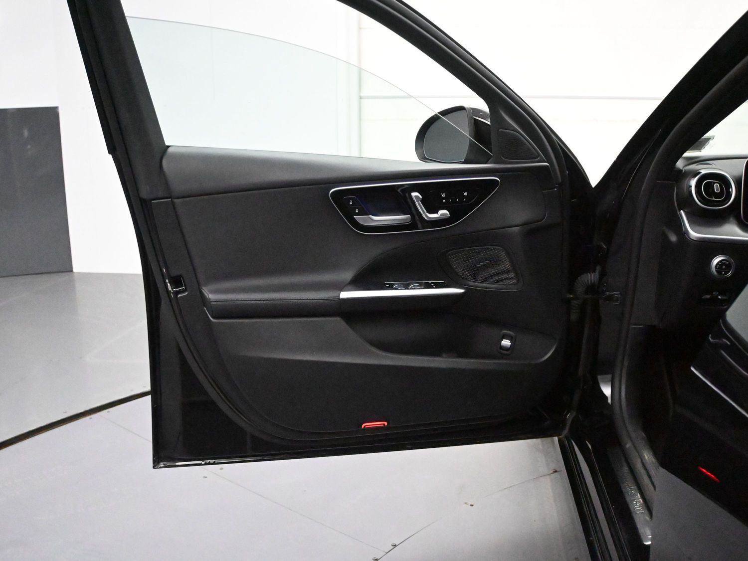 Used 2022 Mercedes-Benz C 300 4MATIC Sedan image 12