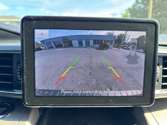 Used 2023 Ford Explorer XLT w/ Equipment Group 202A AWD/4WD image 21