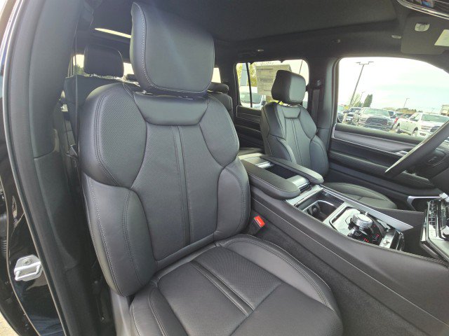 New 2026 Jeep Grand Wagoneer Limited AWD/4WD image 14