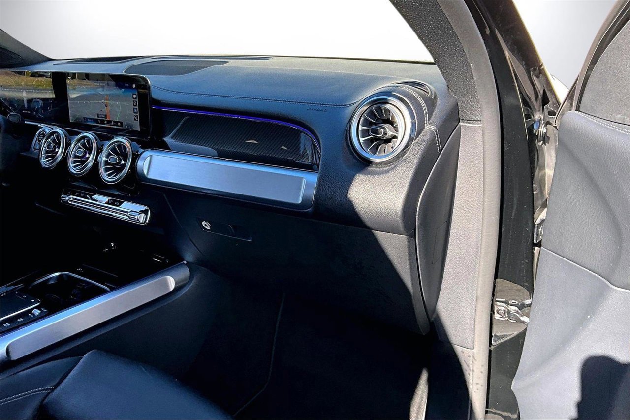 Used 2022 Mercedes-Benz GLB 35 AMG 4MATIC image 19