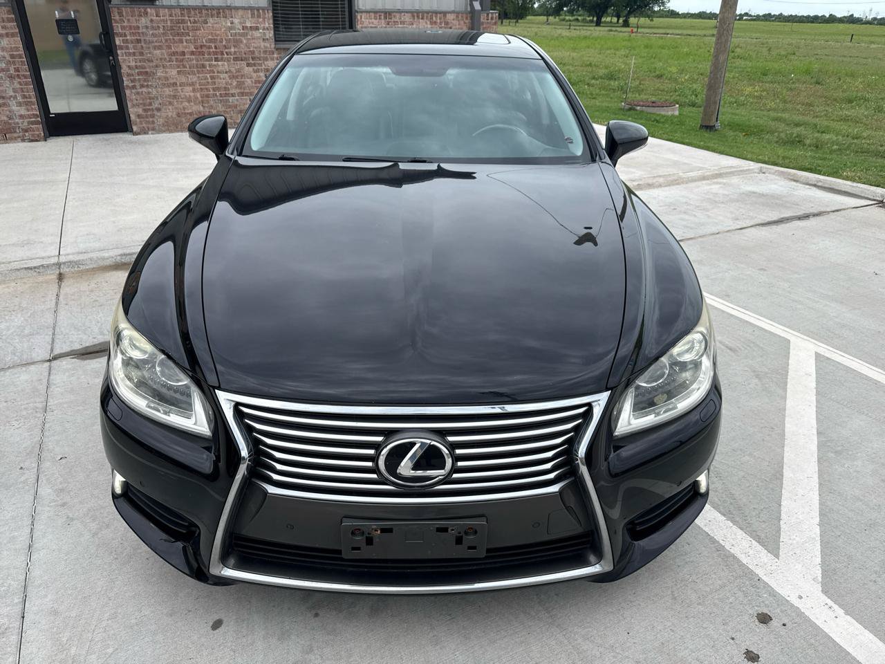 Used 2013 Lexus LS 460 AWD w/ Comfort Pkg image 4