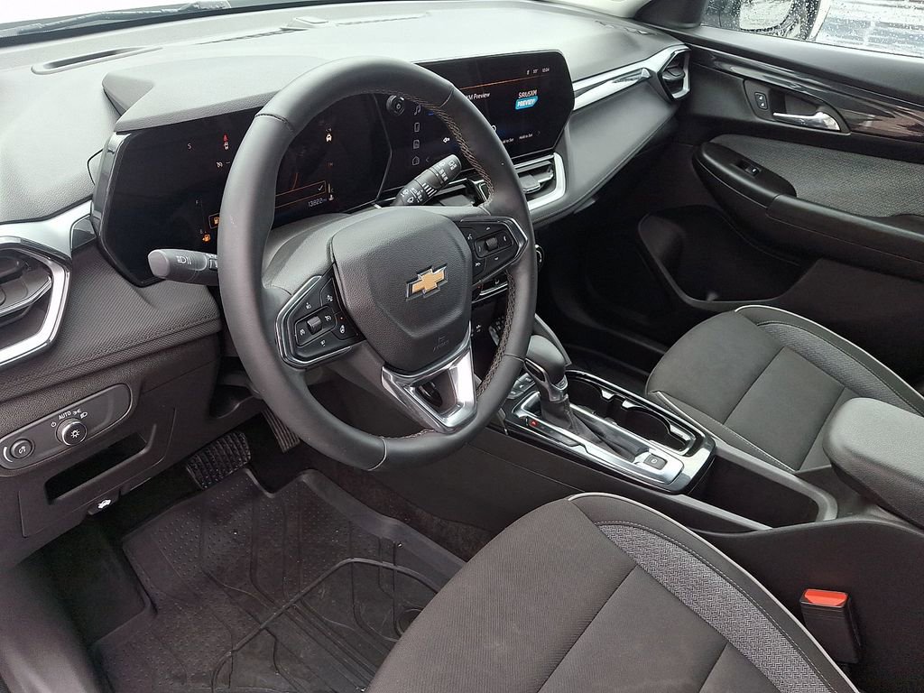 Used 2024 Chevrolet TrailBlazer LT w/ LT Cold Weather Package AWD/4WD image 15