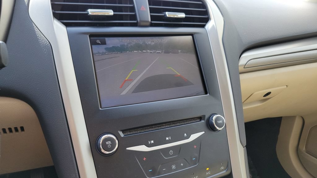 Used 2014 Ford Fusion SE FWD image 17