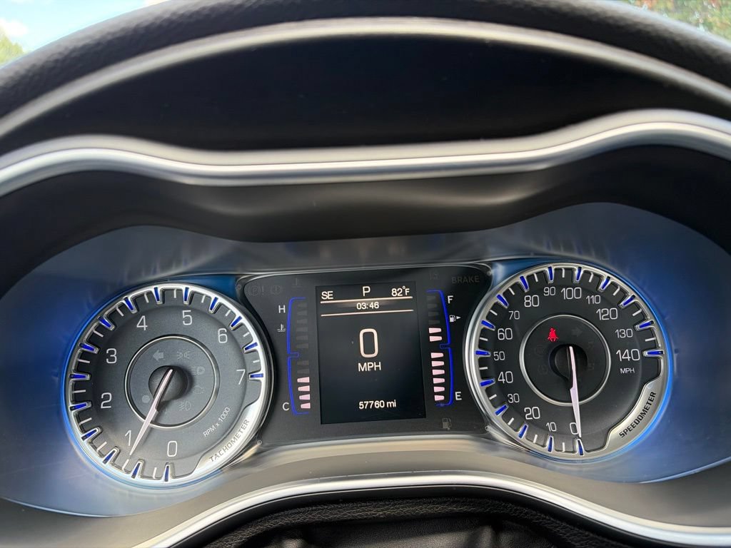 Used 2015 Chrysler 200 Limited w/ Convenience Group FWD image 6