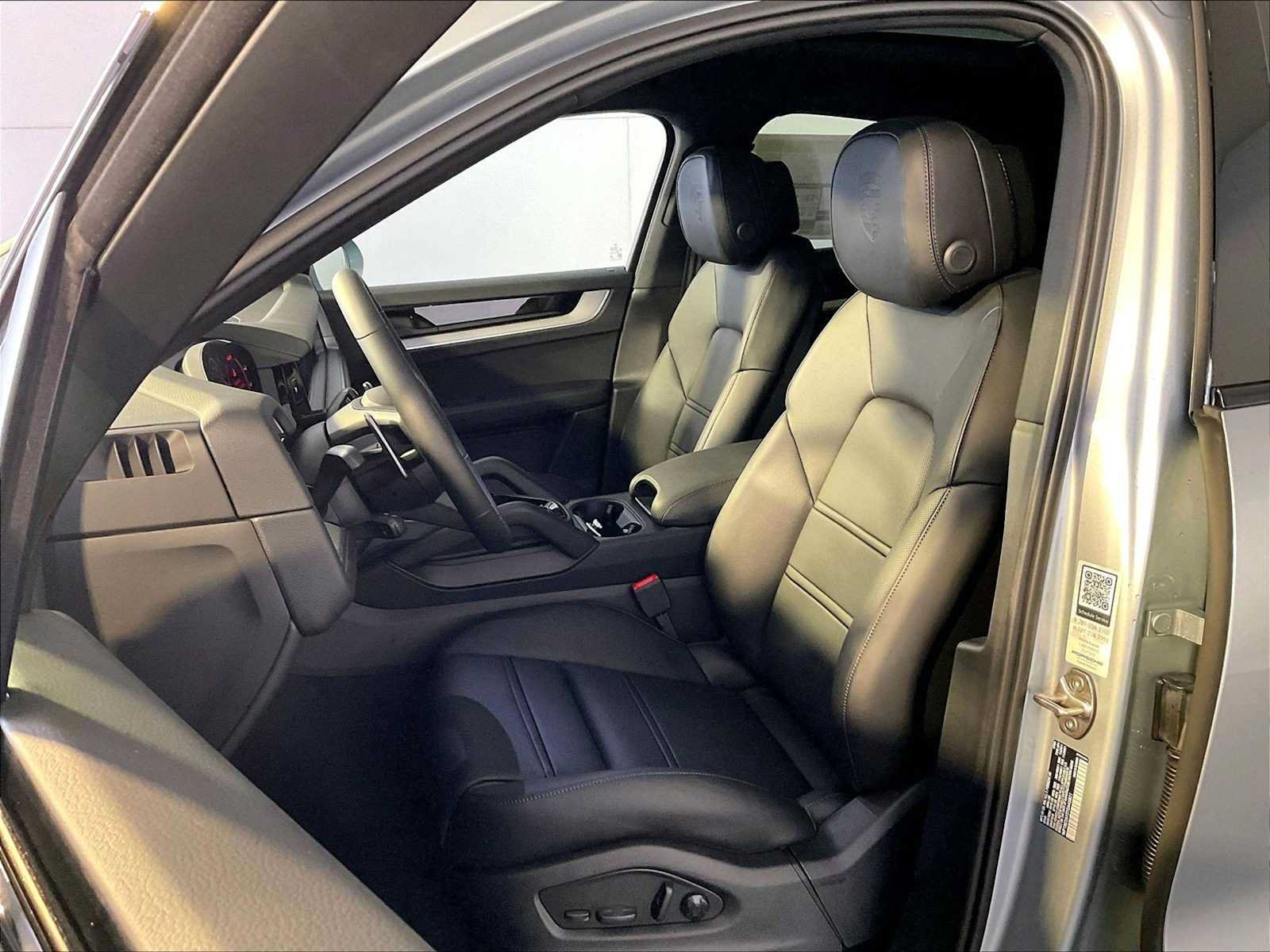New 2026 Porsche Cayenne E-Hybrid Coupe AWD/4WD image 5