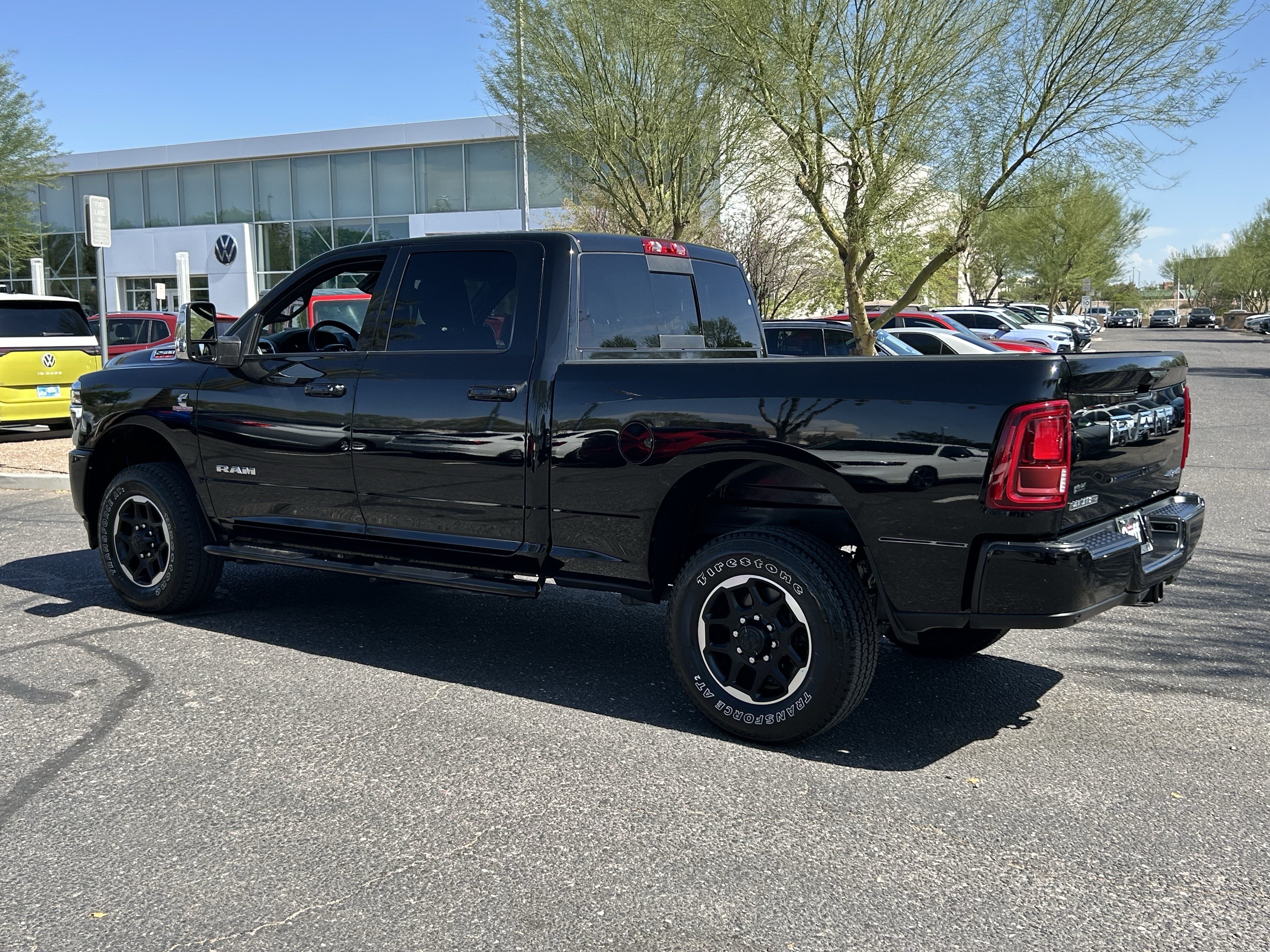 Used 2025 RAM 2500 Laramie AWD/4WD image 3