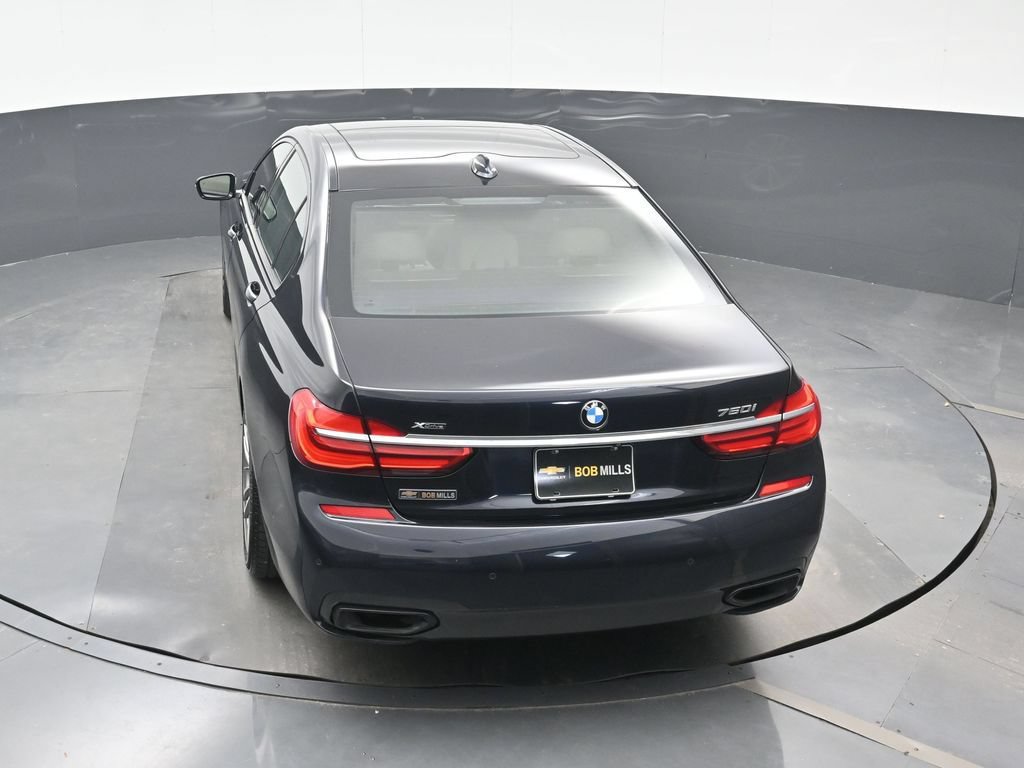 Used 2018 BMW 750i xDrive AWD/4WD image 23