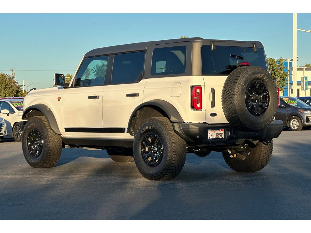 Used 2023 Ford Bronco Badlands image 6