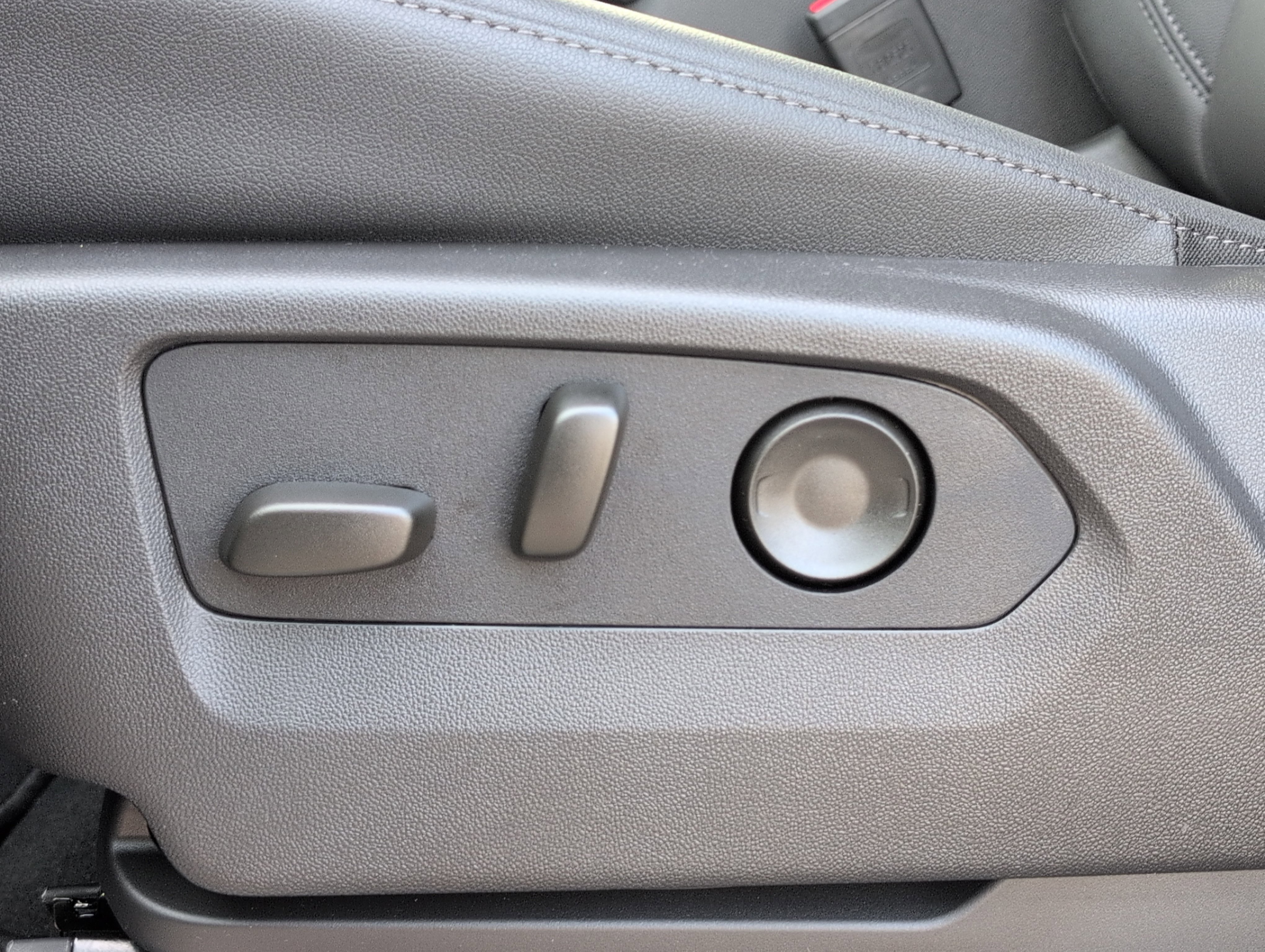 New 2026 Chevrolet Suburban Z71 w/ Comfort Package image 10