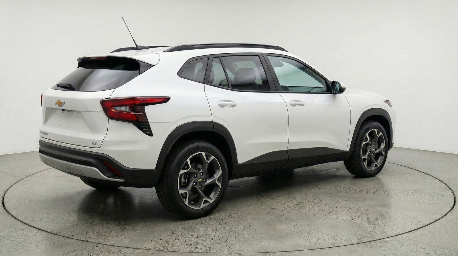 Used 2025 Chevrolet Trax LT image 9