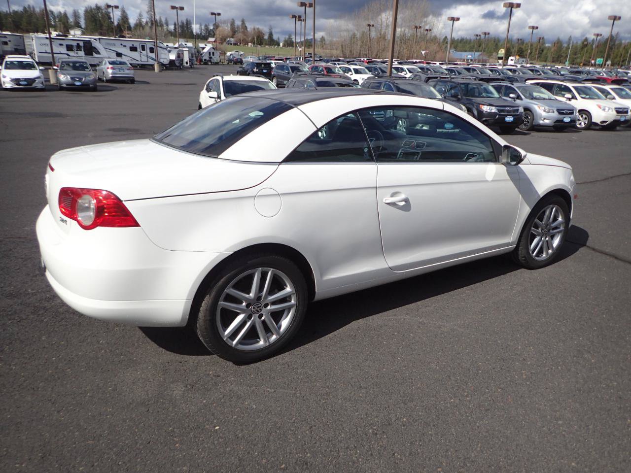 Used 2009 Volkswagen Eos Lux FWD image 5