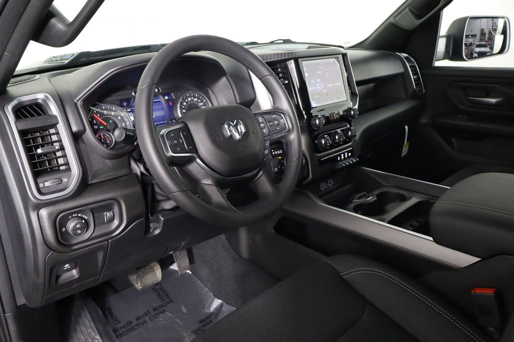 New 2026 RAM 1500 Express AWD/4WD image 23
