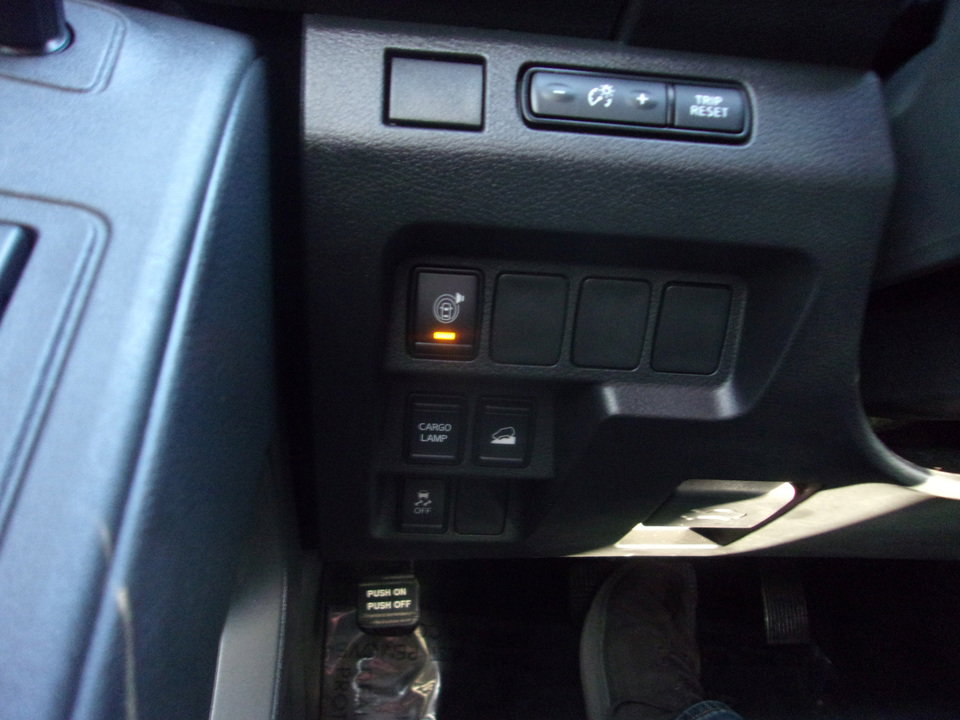 Used 2025 Nissan Frontier SV AWD/4WD image 21