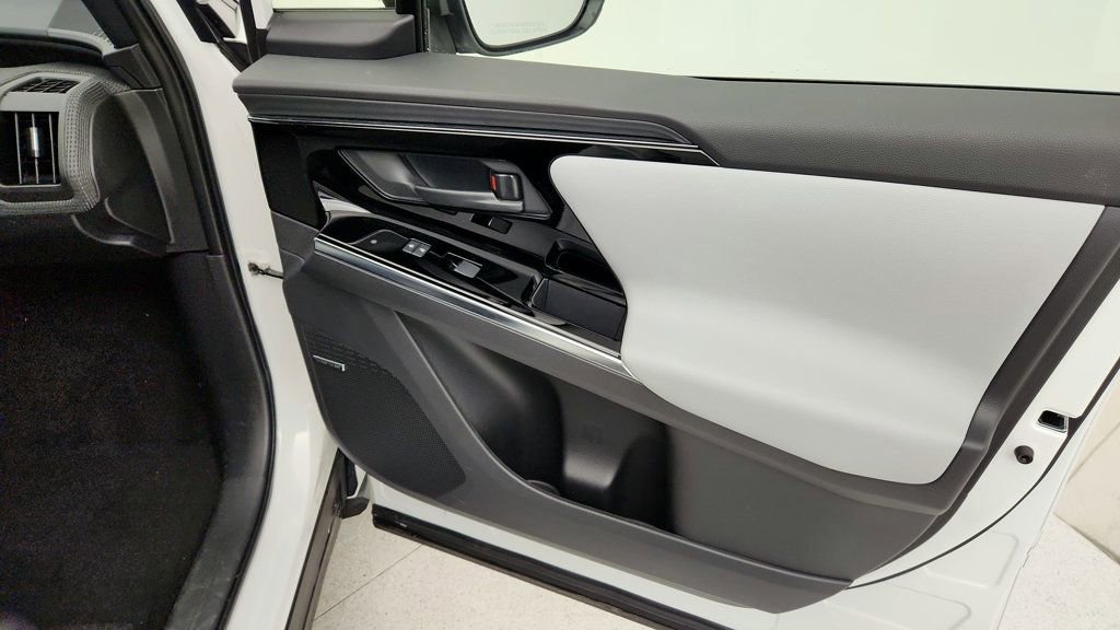 Used 2023 Subaru Solterra AWD image 25