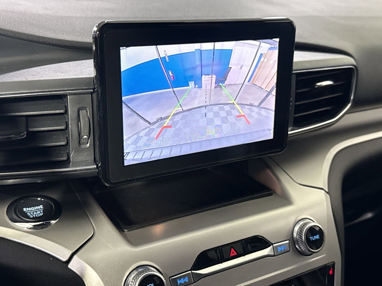 Used 2022 Ford Explorer XLT w/ Equipment Group 202A image 24