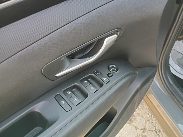 Used 2024 Hyundai Santa Cruz SEL AWD/4WD image 16