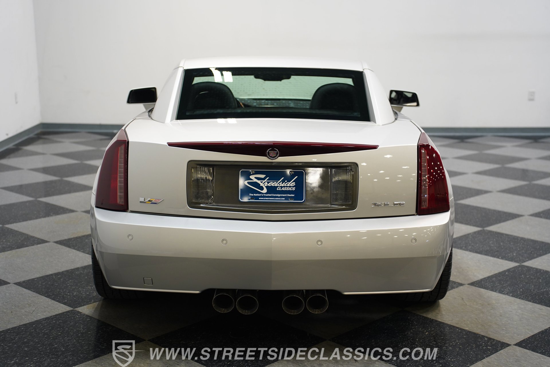 Used 2006 Cadillac XLR V image 24
