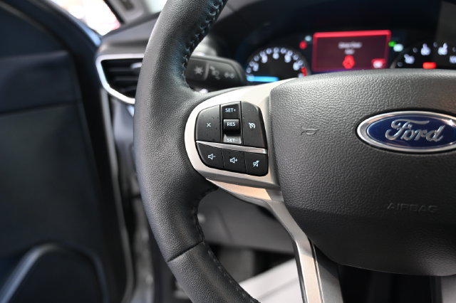 Used 2023 Ford Explorer XLT w/ Equipment Group 202A AWD/4WD image 26