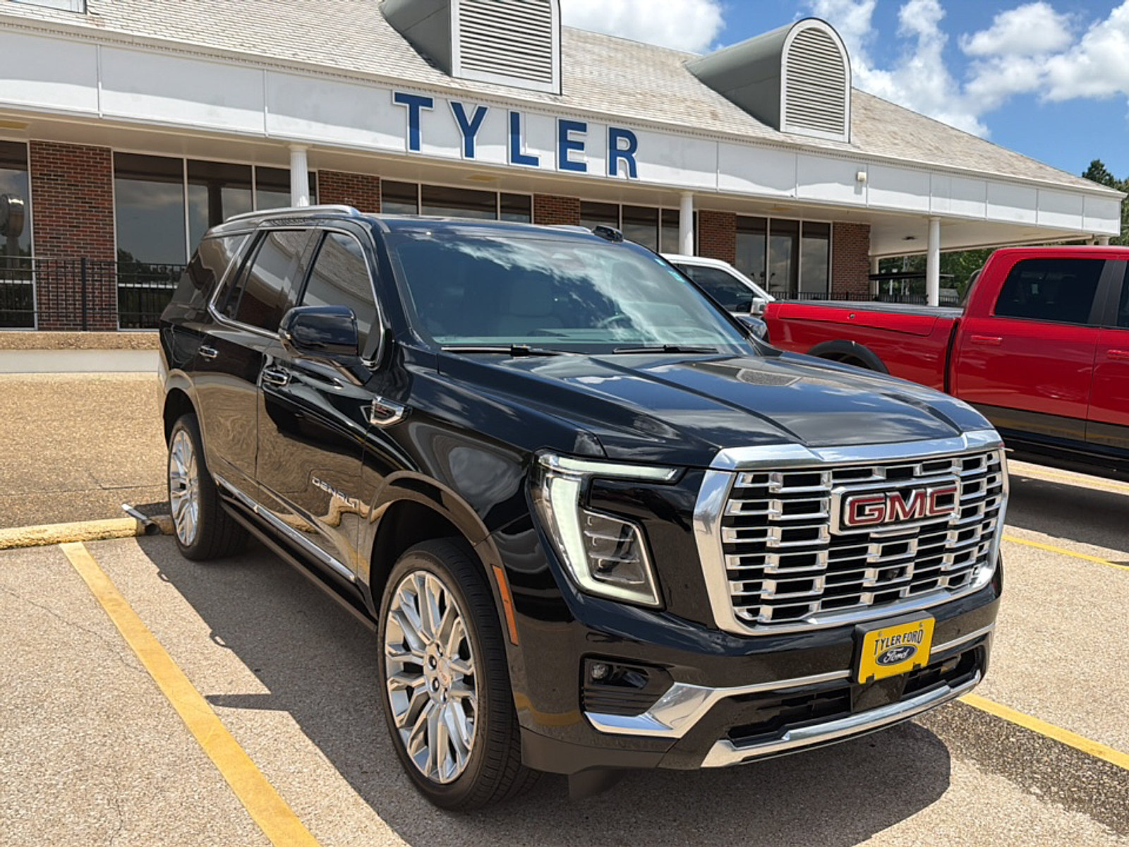Used 2026 GMC Yukon Denali w/ Sun & Power Step Package AWD/4WD video 1