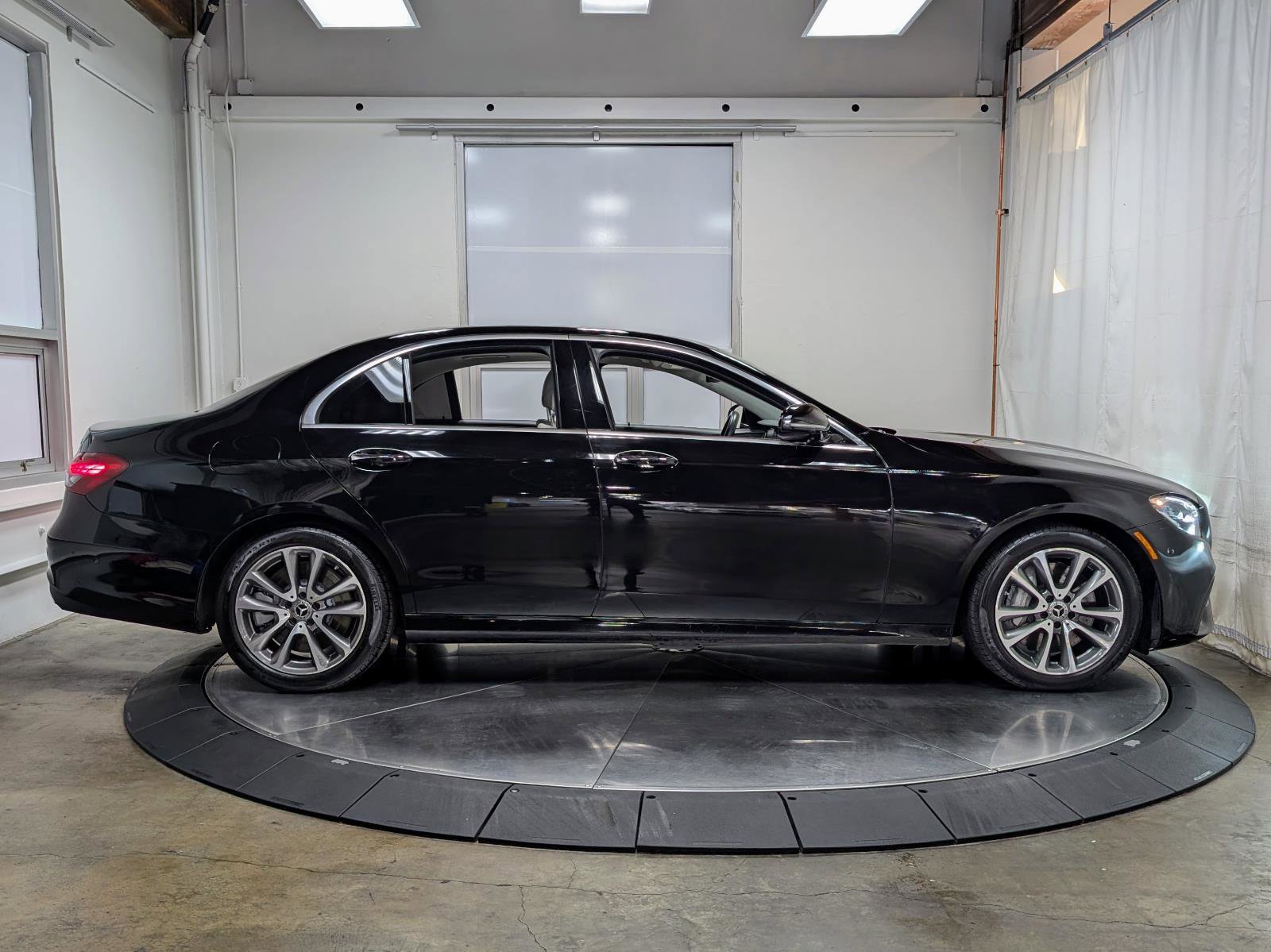 Used 2021 Mercedes-Benz E 450 4MATIC Sedan w/ Premium Package image 10