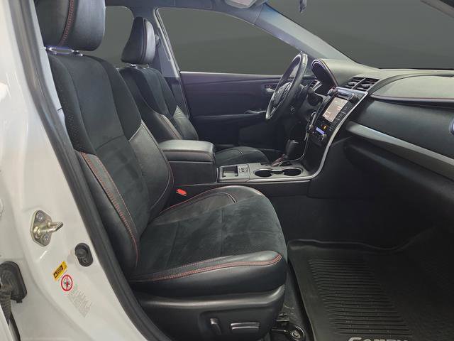 Used 2017 Toyota Camry XSE image 29