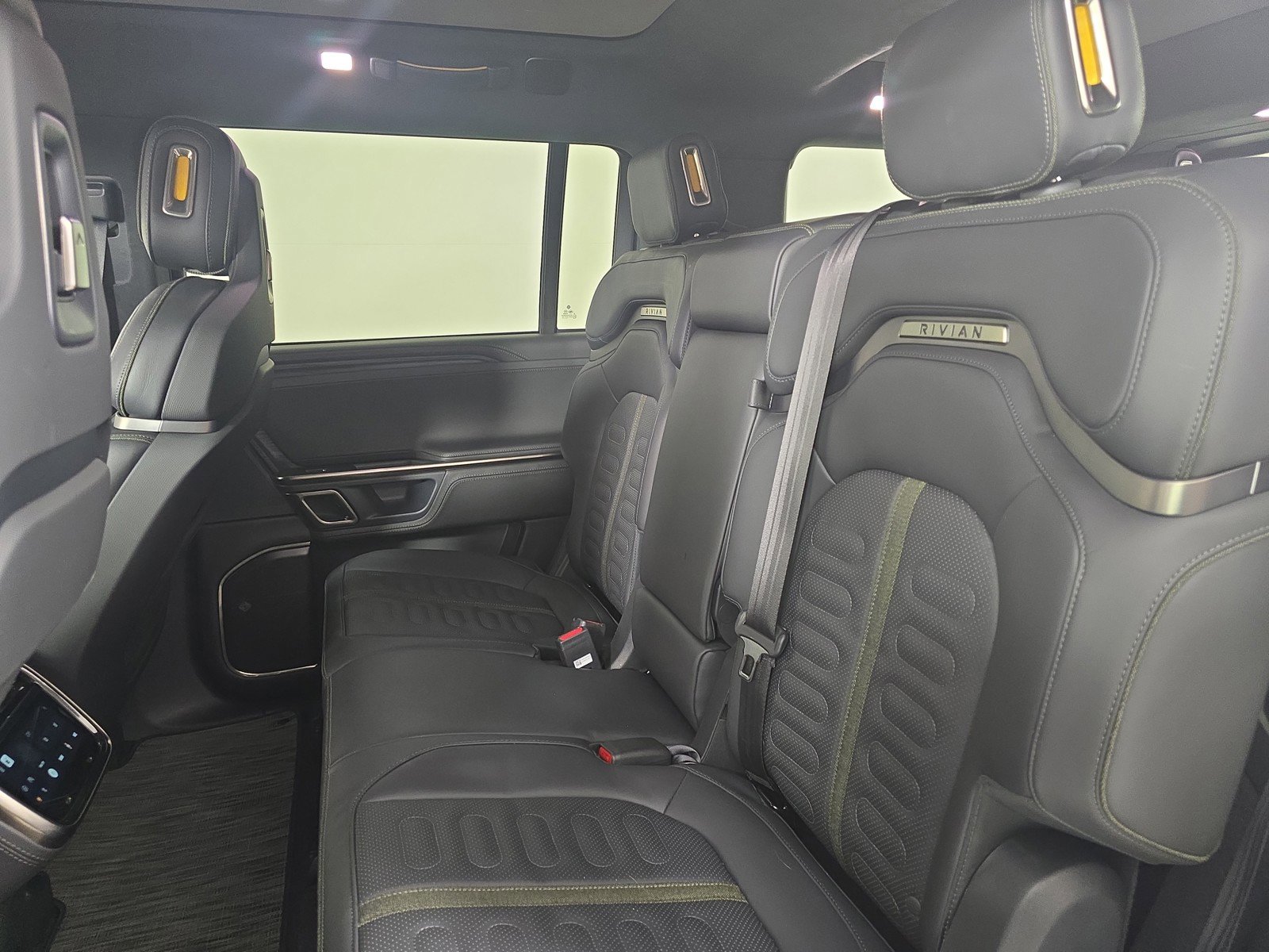 Used 2023 Rivian R1S Adventure image 21