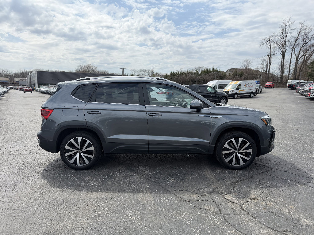 Used 2022 Volkswagen Taos SE image 8