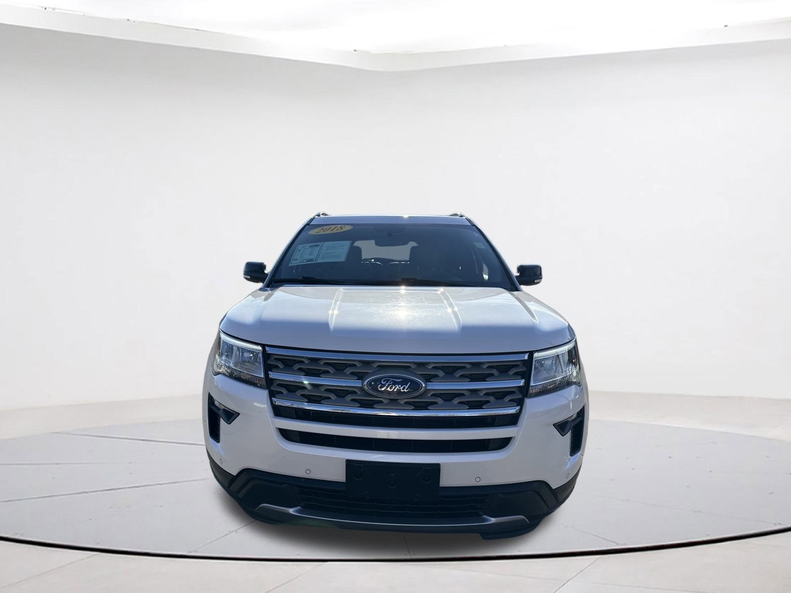 Used 2018 Ford Explorer XLT w/ Equipment Group 202A image 2