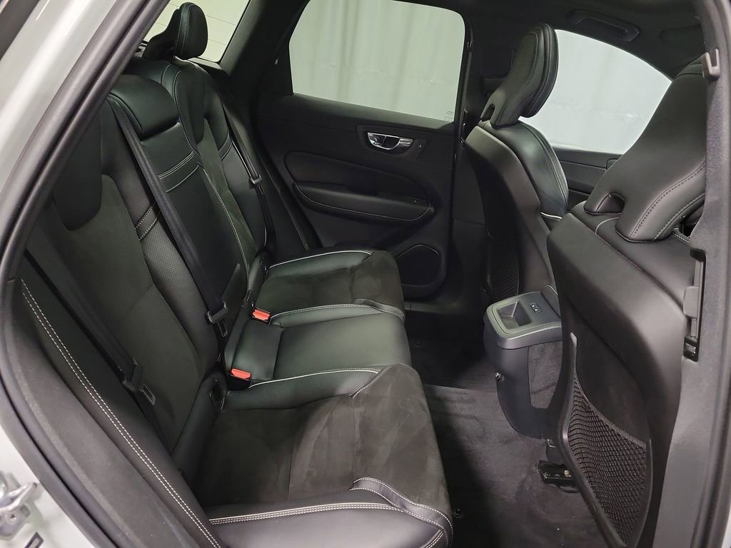 Used 2019 Volvo XC60 T5 R-Design image 26
