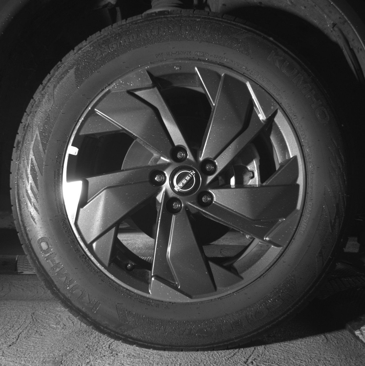 Used 2025 Nissan Rogue SV image 13