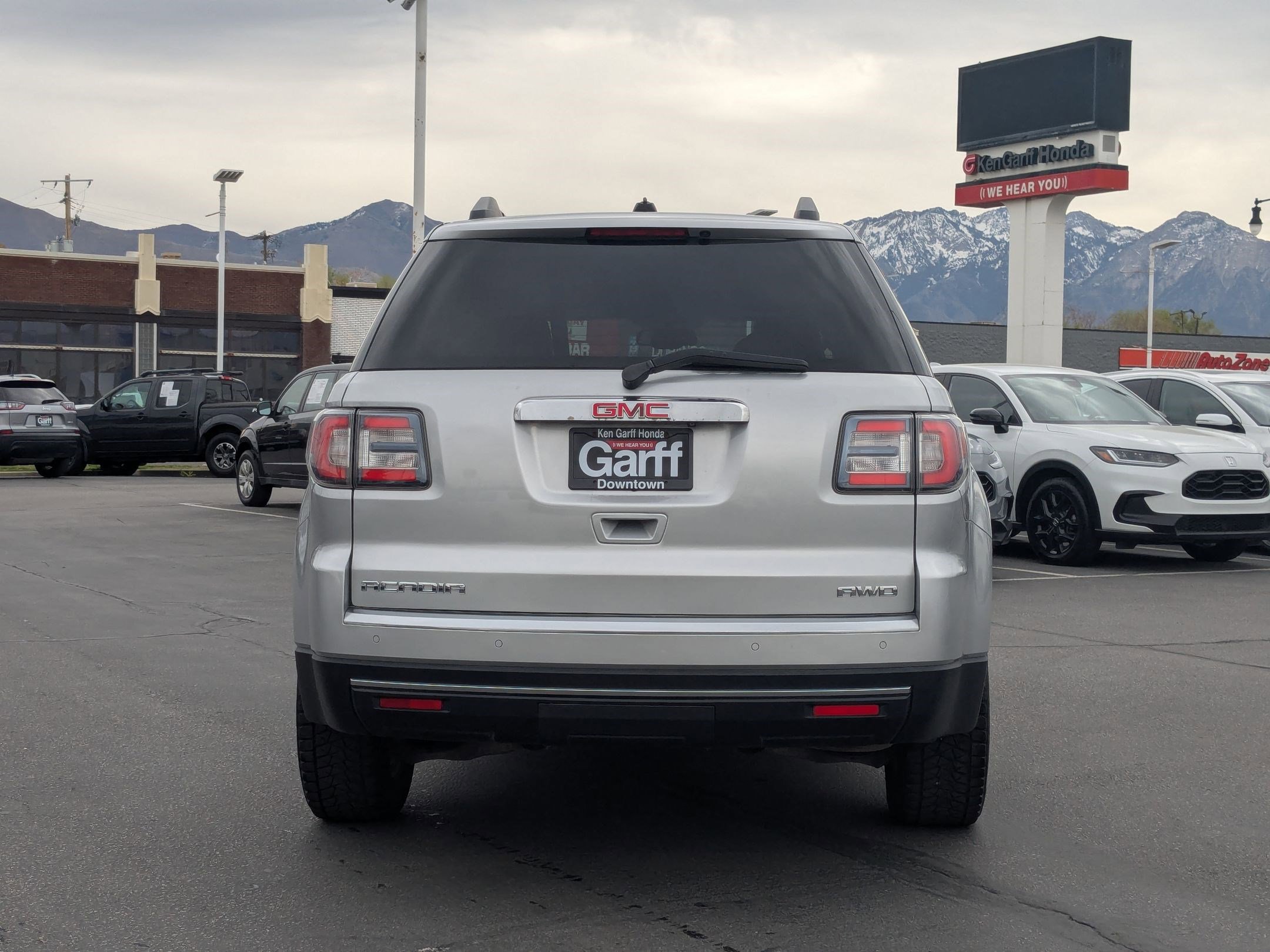 Used 2016 GMC Acadia SLT image 7