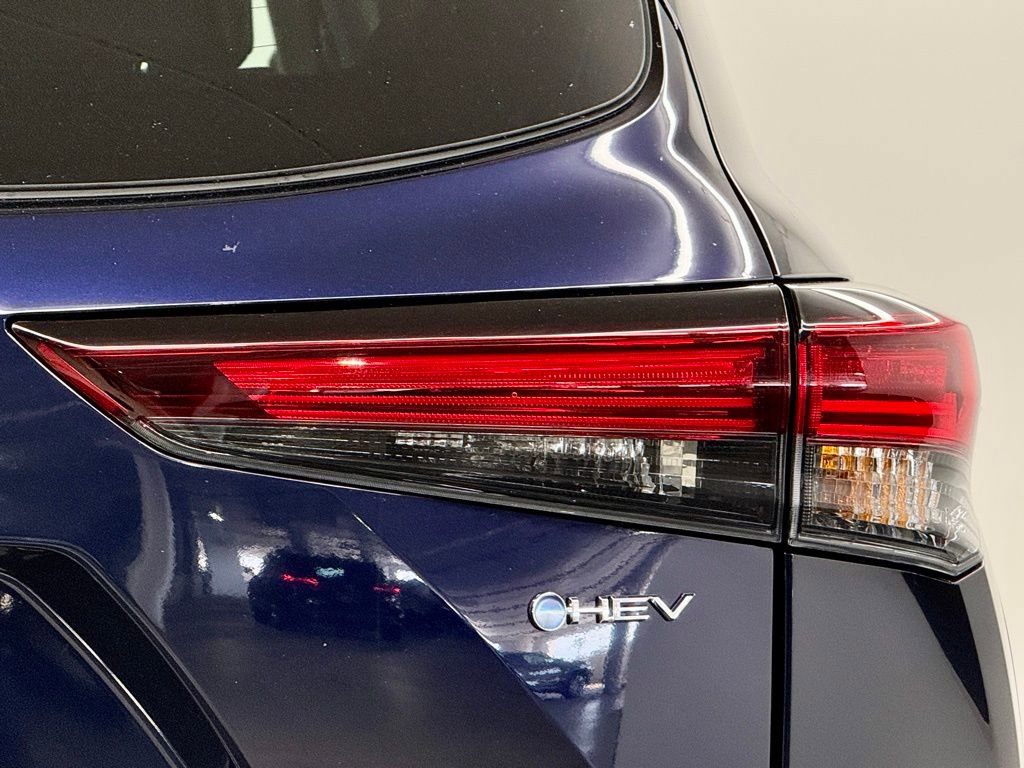 Used 2026 Toyota Highlander Platinum image 12