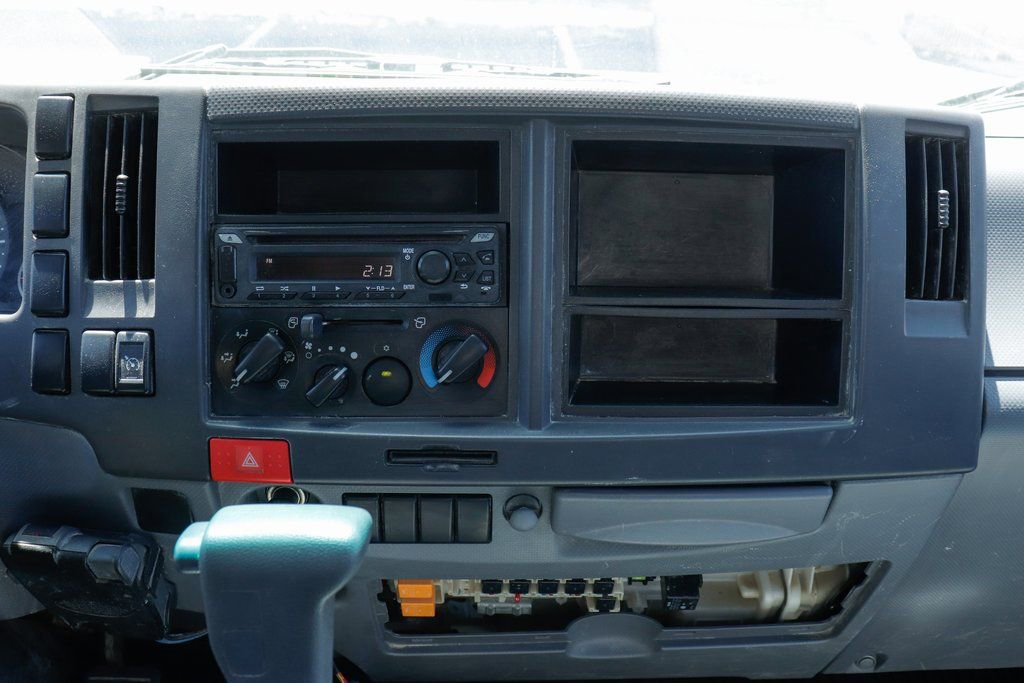 Used 2019 Isuzu NPR RWD image 22