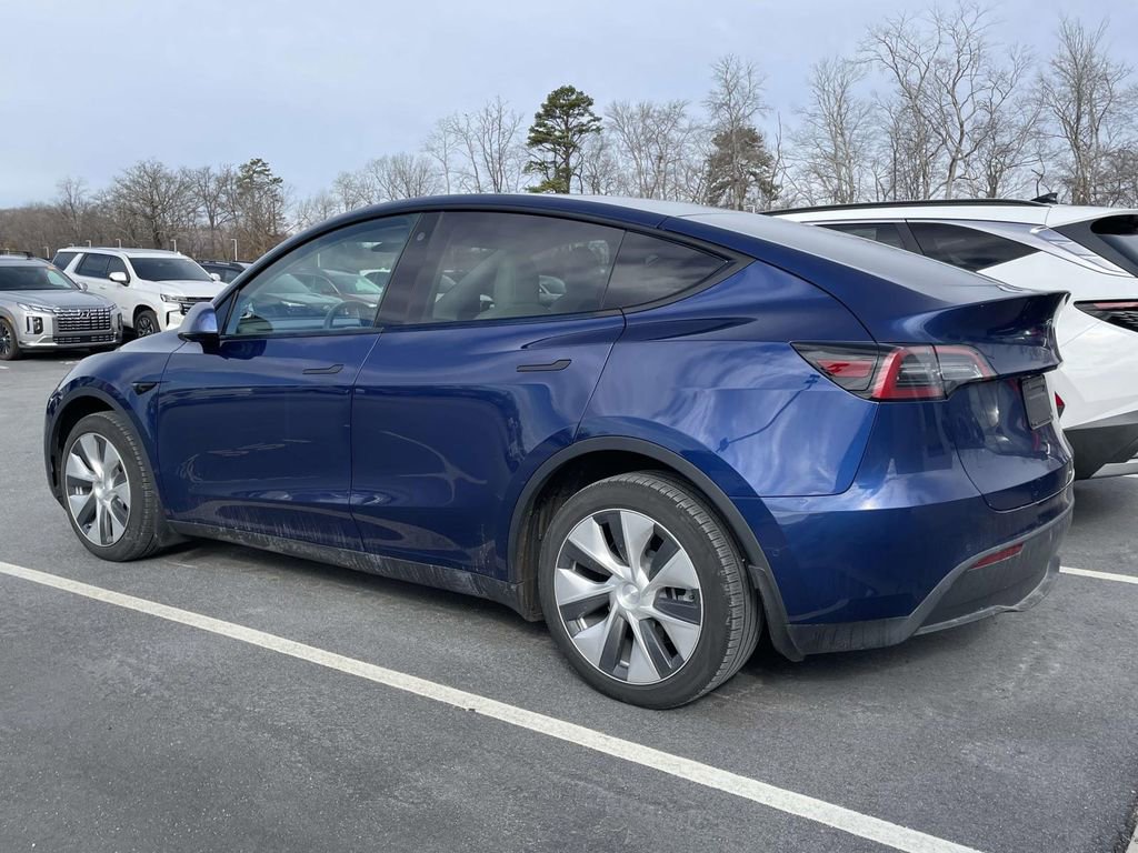 Used 2022 Tesla Model Y Long Range image 3