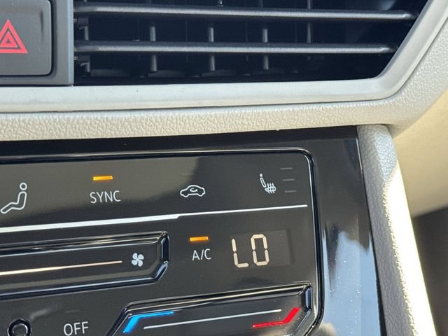 New 2026 Volkswagen Jetta SE FWD image 21