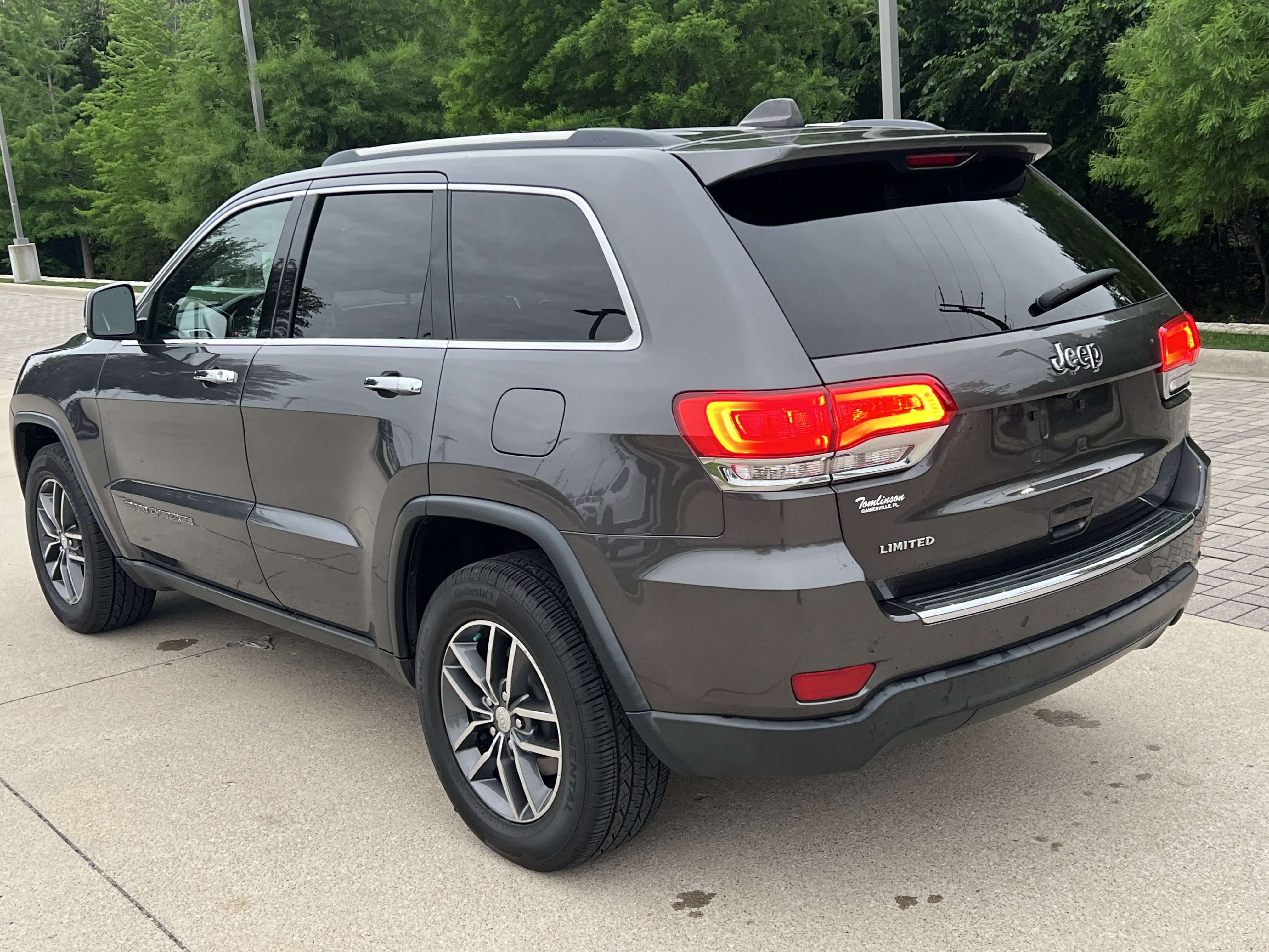 Used 2017 Jeep Grand Cherokee Limited w/ Luxury Group II RWD image 8