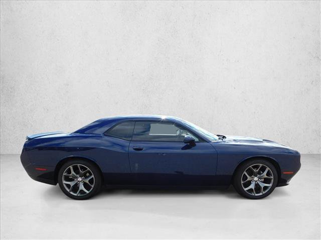 Used 2016 Dodge Challenger SXT w/ Driver Convenience Group RWD image 7
