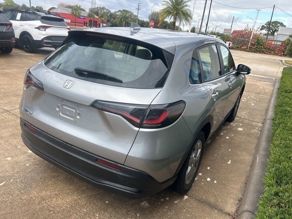 Used 2023 Honda HR-V LX image 7